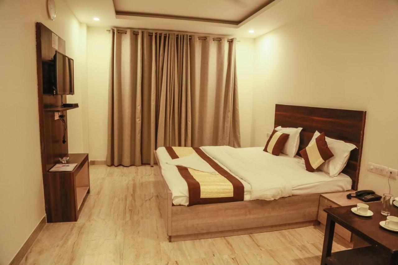 Basoya Farm 2Bhk Villla With Pool - 10 Min Away From Chattarpur ファリーダーバード エクステリア 写真