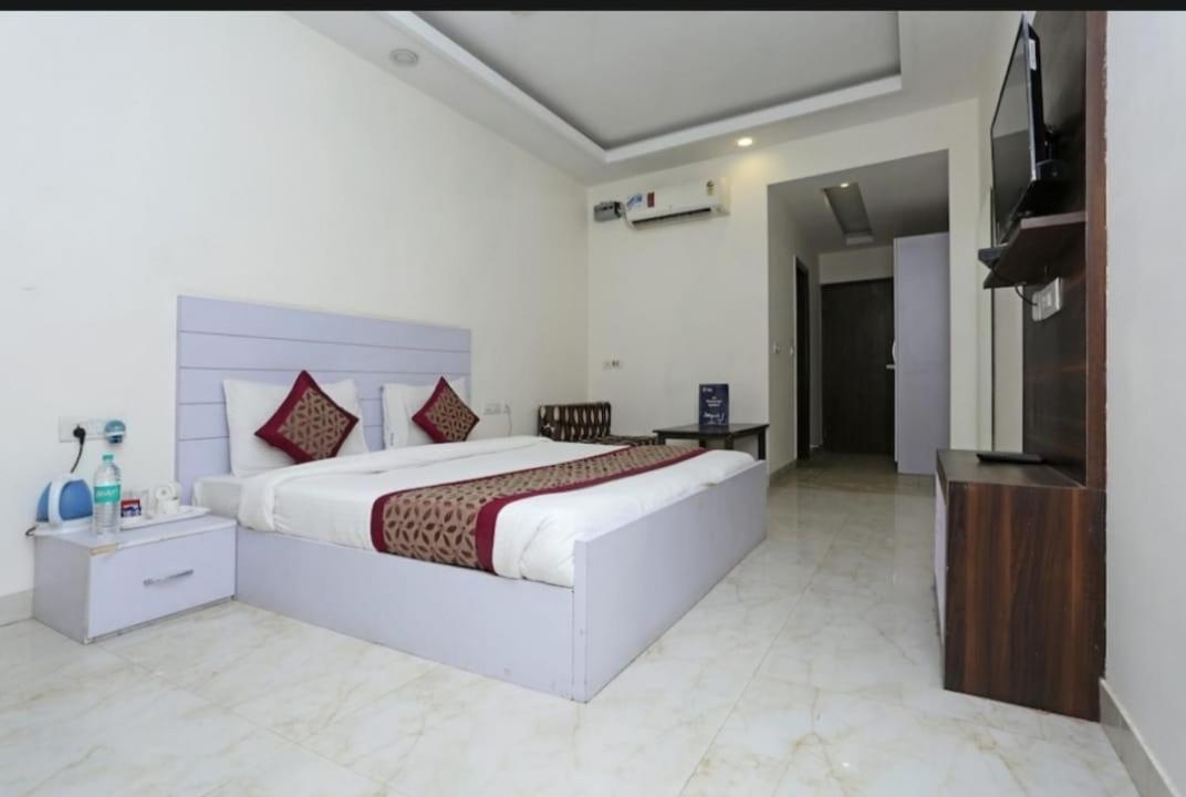 Basoya Farm 2Bhk Villla With Pool - 10 Min Away From Chattarpur ファリーダーバード エクステリア 写真